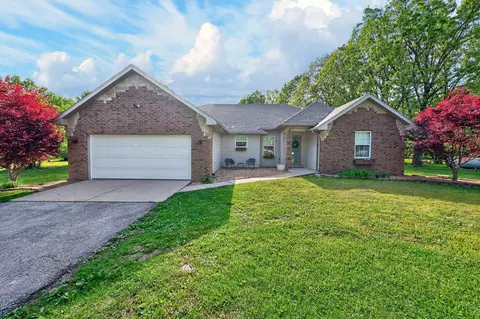 52 Klemme Dr, Strafford, MO 65757