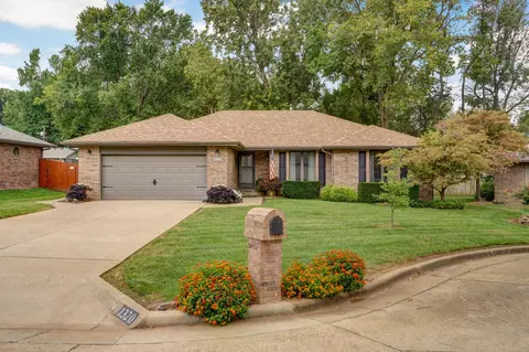 1320 E Lafayette St, Springfield, MO 65804