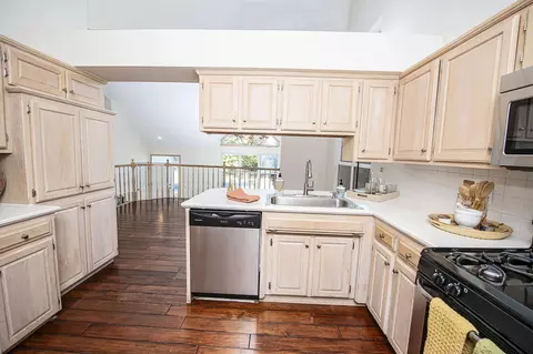 Kitchen - 5646 S Jefferson Ave, Springfield, MO 65810 photo 5 of 8