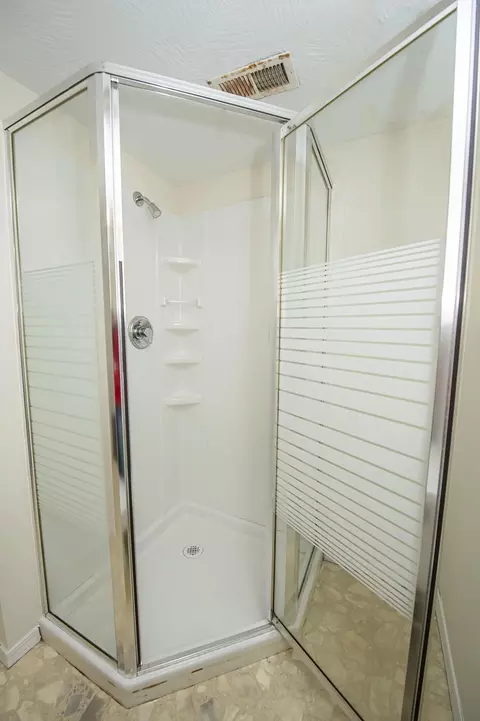 Bath - 5646 S Jefferson Ave, Springfield, MO 65810 photo 7 of 8