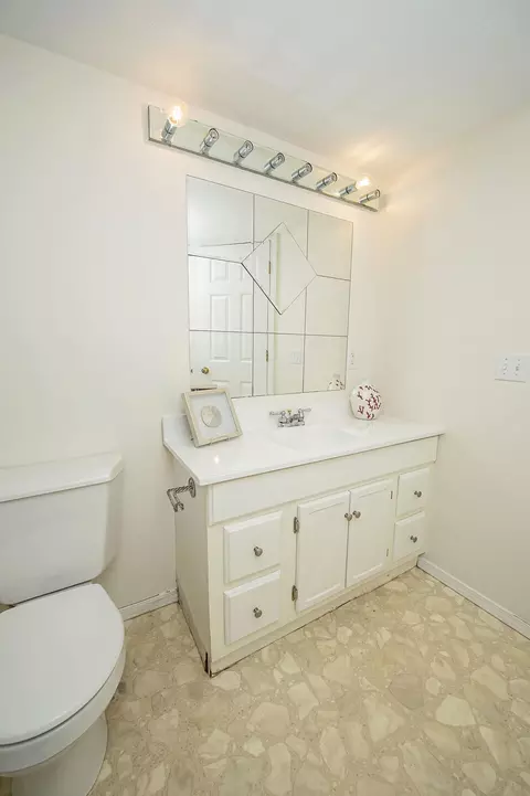 Bath - 5646 S Jefferson Ave, Springfield, MO 65810 photo 8 of 8