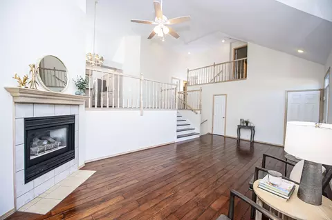 Living - 5646 S Jefferson Ave, Springfield, MO 65810 photo 2 of 4
