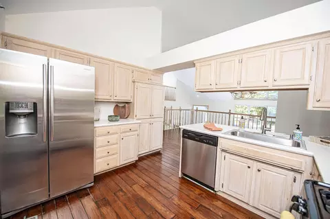 Kitchen - 5646 S Jefferson Ave, Springfield, MO 65810 photo 3 of 8
