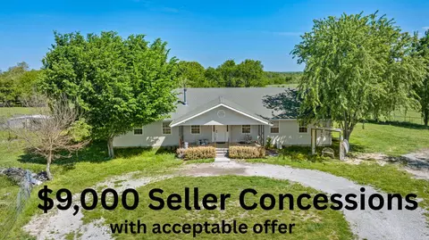 727 Banner Rd, Goodman, MO 64843