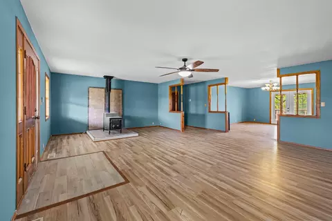 Living - 727 Banner Rd, Goodman, MO 64843 photo 2 of 4