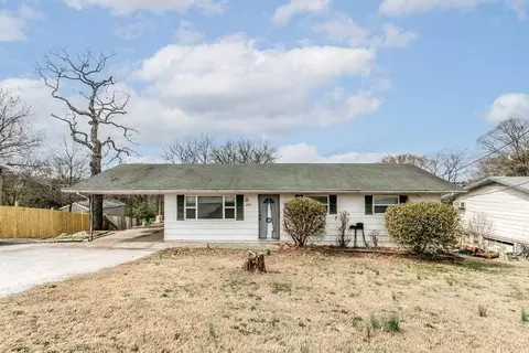 2511 Maple St, Hollister, MO 65672