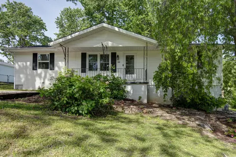 707 S 7th Ave, Ozark, MO 65721