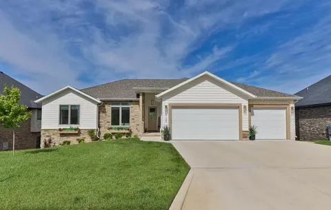 6139 S Dollison Ave, Springfield, MO 65810