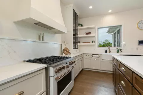 Kitchen - 6139 S Dollison Ave, Springfield, MO 65810 photo 4 of 6