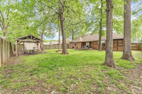 Exterior - 3983 W Leisa St, Springfield, MO 65807 photo 10 of 12