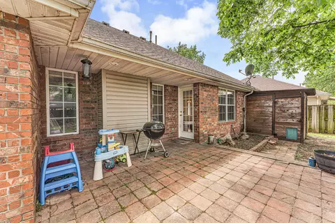 Exterior - 3983 W Leisa St, Springfield, MO 65807 photo 6 of 12
