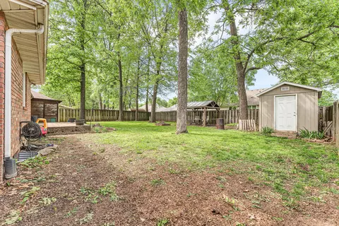 Exterior - 3983 W Leisa St, Springfield, MO 65807 photo 7 of 12