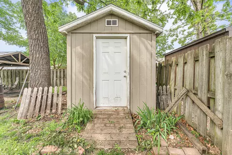Exterior - 3983 W Leisa St, Springfield, MO 65807 photo 8 of 12