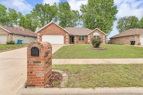 3983 W Leisa St, Springfield, MO 65807
