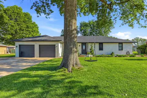 6819 W Dogwood St, Springfield, MO 65802