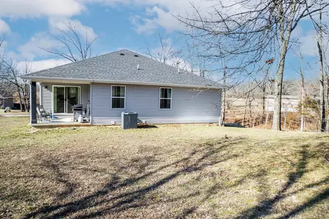 Exterior - 1580 Spring Hills St, Marshfield, MO 65706 photo 9 of 12