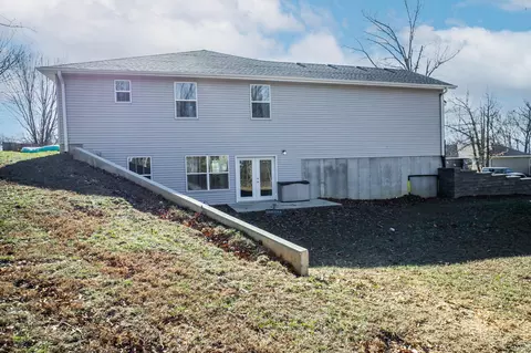 Exterior - 1580 Spring Hills St, Marshfield, MO 65706 photo 7 of 12