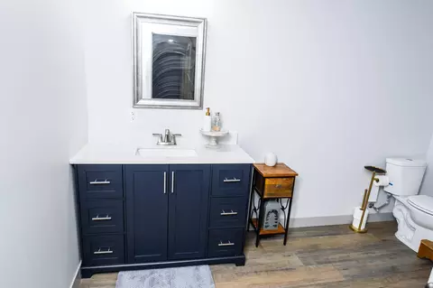Bath - 1580 Spring Hills St, Marshfield, MO 65706 photo 4 of 5