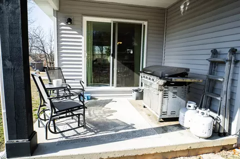 Exterior - 1580 Spring Hills St, Marshfield, MO 65706 photo 10 of 12