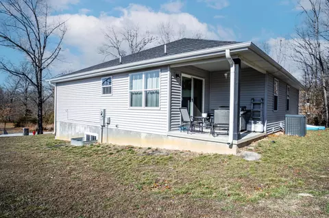 Exterior - 1580 Spring Hills St, Marshfield, MO 65706 photo 11 of 12