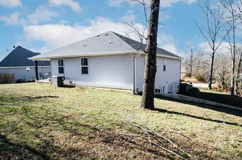 Exterior - 1580 Spring Hills St, Marshfield, MO 65706 photo 8 of 12