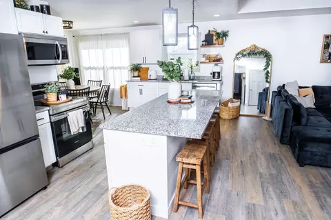 Kitchen - 1580 Spring Hills St, Marshfield, MO 65706 photo 3 of 4