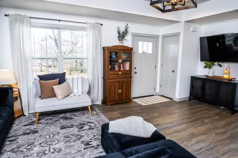 Entry Way - 1580 Spring Hills St, Marshfield, MO 65706 photo 1 of 3