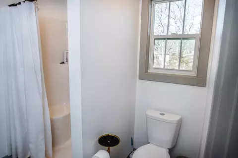Bath - 1580 Spring Hills St, Marshfield, MO 65706 photo 1 of 5