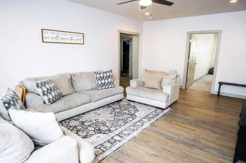 Living - 1580 Spring Hills St, Marshfield, MO 65706 photo 2 of 3