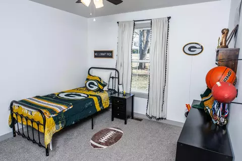 Bedroom - 1580 Spring Hills St, Marshfield, MO 65706 photo 3 of 7