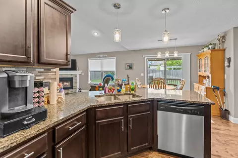 Kitchen - 1925 E Maricopa Ave, Ozark, MO 65721 photo 4 of 4