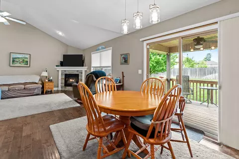 Dining - 1925 E Maricopa Ave, Ozark, MO 65721 photo 1 of 1
