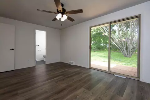 Bedroom - 941 W Glenwood St, Springfield, MO 65807 photo 5 of 5