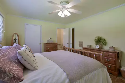 Bedroom - 1338 Blackberry Ln, Crane, MO 65633 photo 4 of 7
