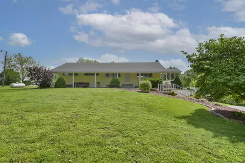 Exterior - 1338 Blackberry Ln, Crane, MO 65633 photo 3 of 13