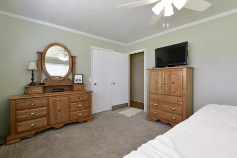 Bedroom - 1338 Blackberry Ln, Crane, MO 65633 photo 2 of 7