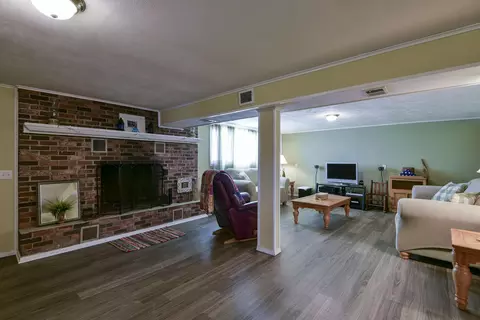 Living - 1338 Blackberry Ln, Crane, MO 65633 photo 6 of 6