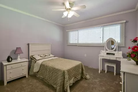 Bedroom - 1338 Blackberry Ln, Crane, MO 65633 photo 5 of 7