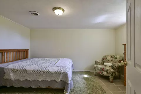 Bedroom - 1338 Blackberry Ln, Crane, MO 65633 photo 7 of 7