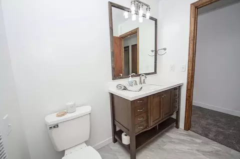 Bath - 2831 S Scotts Ln, Springfield, MO 65807 photo 3 of 5