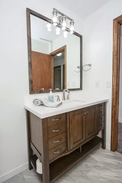 Bath - 2831 S Scotts Ln, Springfield, MO 65807 photo 1 of 5