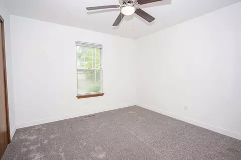 Bedroom - 2831 S Scotts Ln, Springfield, MO 65807 photo 4 of 8