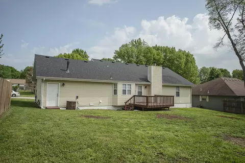 Exterior - 2831 S Scotts Ln, Springfield, MO 65807 photo 3 of 6