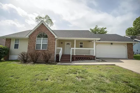 2831 S Scotts Ln, Springfield, MO 65807