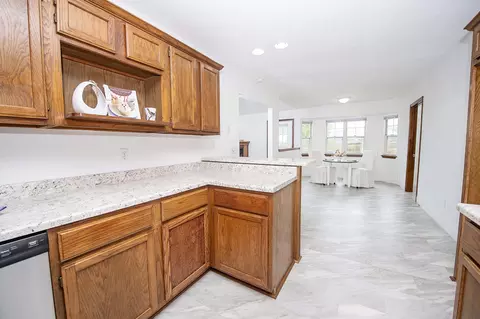 Kitchen - 2831 S Scotts Ln, Springfield, MO 65807 photo 2 of 2