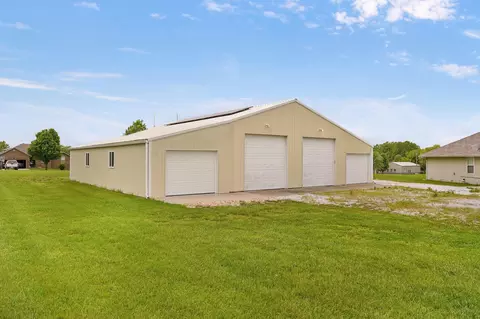 Exterior - 150 Shelbrae Ln, Clever, MO 65631 photo 4 of 8