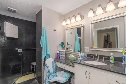 Bath - 150 Shelbrae Ln, Clever, MO 65631 photo 1 of 4