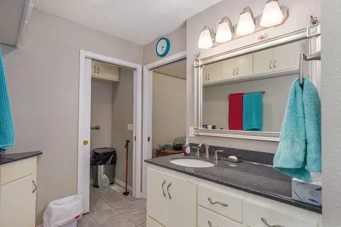 Bath - 150 Shelbrae Ln, Clever, MO 65631 photo 2 of 4