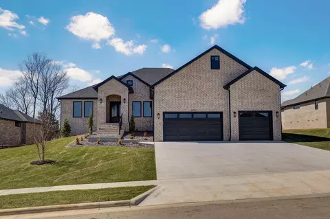 2023 N Silver Charm Ave, Springfield, MO 65802