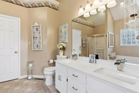 Bath - 4980 S Forest Ave, Springfield, MO 65810 photo 1 of 4